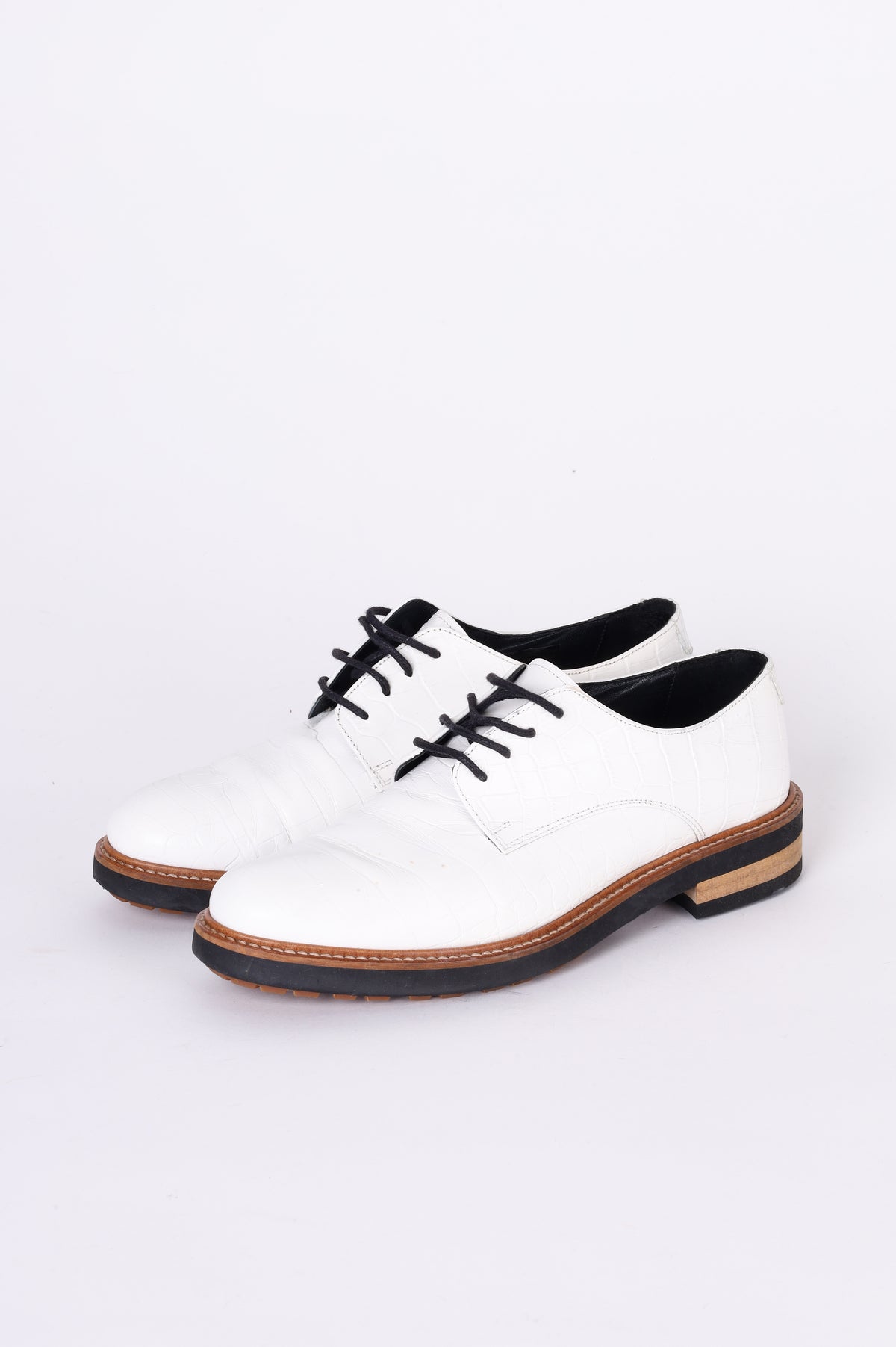 Beau Coops Womens White Shoes Size EU 40