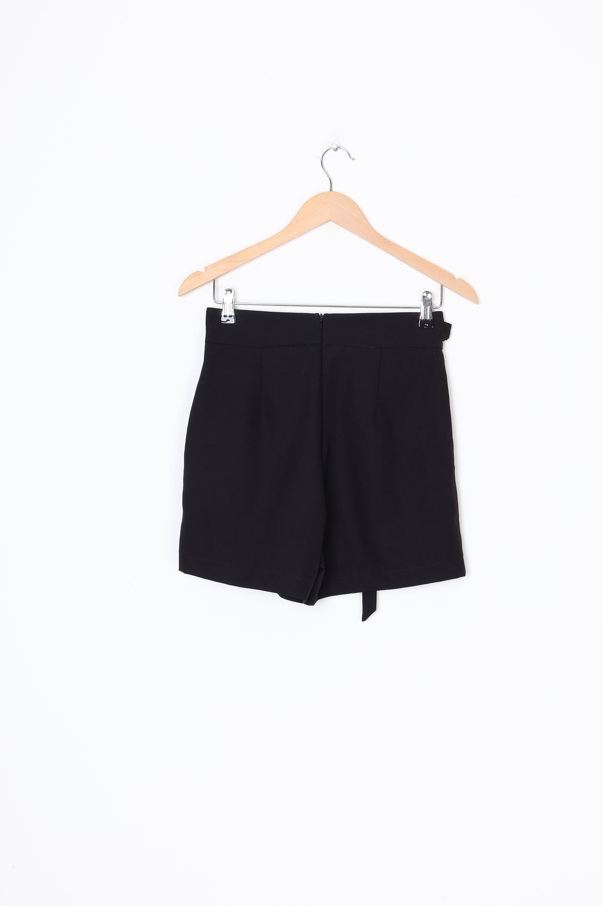 amity shop Womens Black Shorts Size M