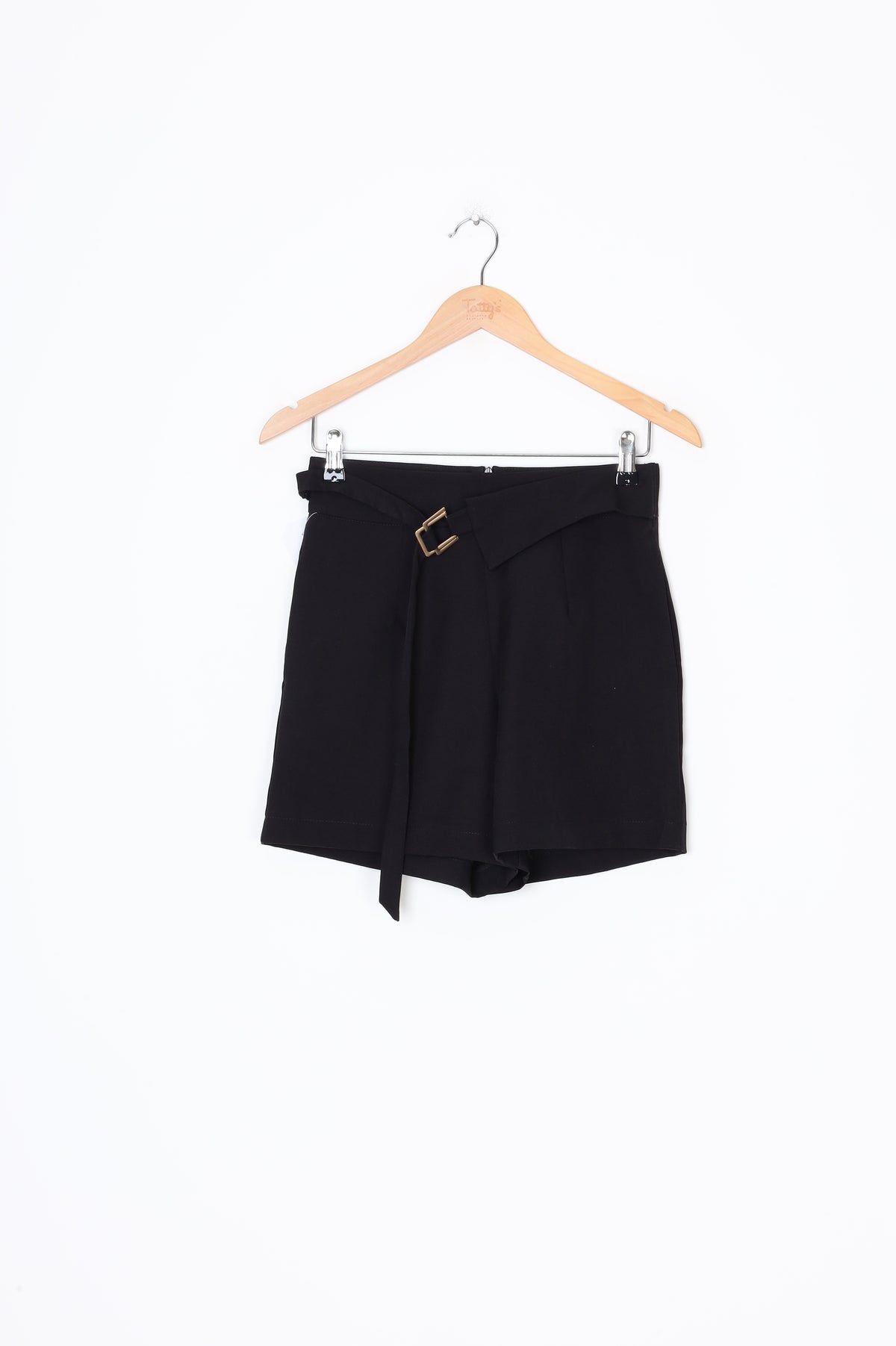 amity shop Womens Black Shorts Size M