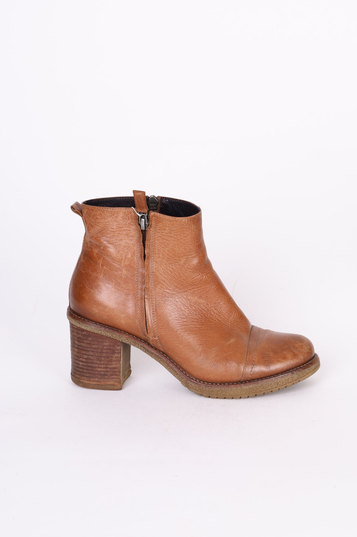 Briarwood Womens Brown Boots  Size EU 39