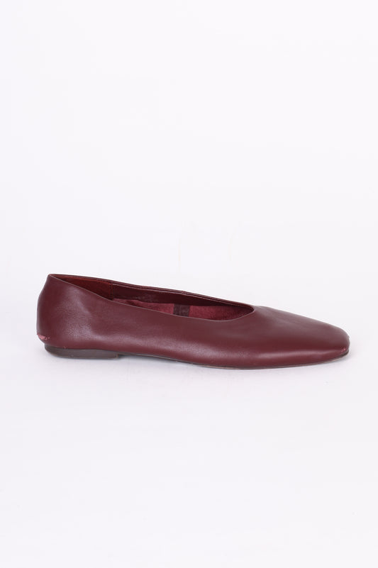 Assembly Label Womens Red Shoes Size EU 40