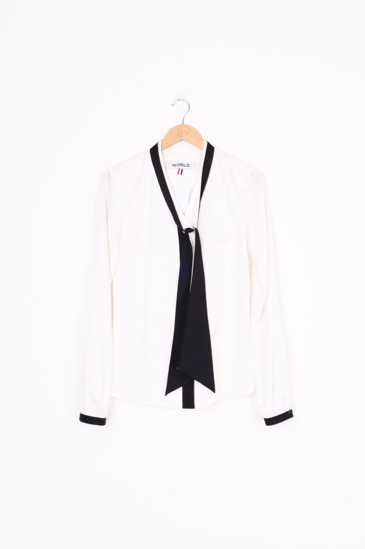 World Womens White Shirt Size M