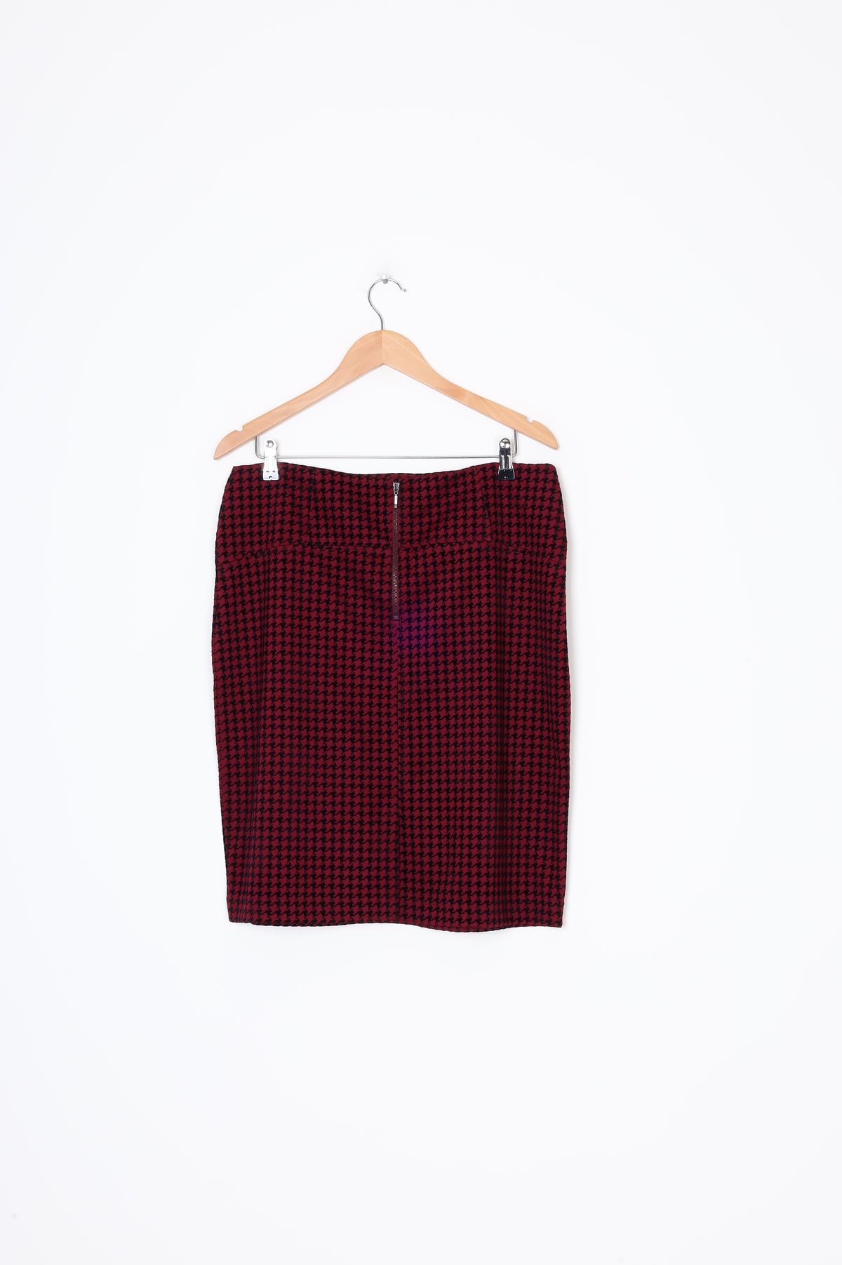 Vassalli  Womens Red Skirt Size 14